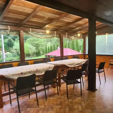 Chalet Paraul Casei *