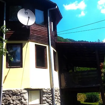 Chalet Paraul Casei Marisel